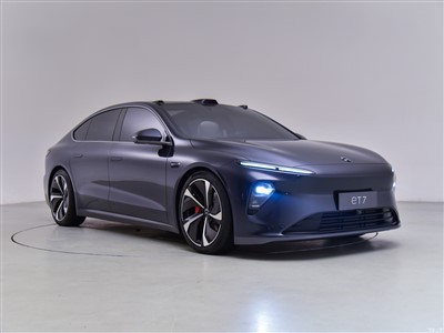 NIO ET7