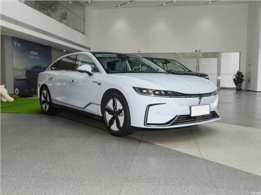 Xe điện Voyah Zhuiguang với xe điện dẫn động bốn bánh hai động cơ
