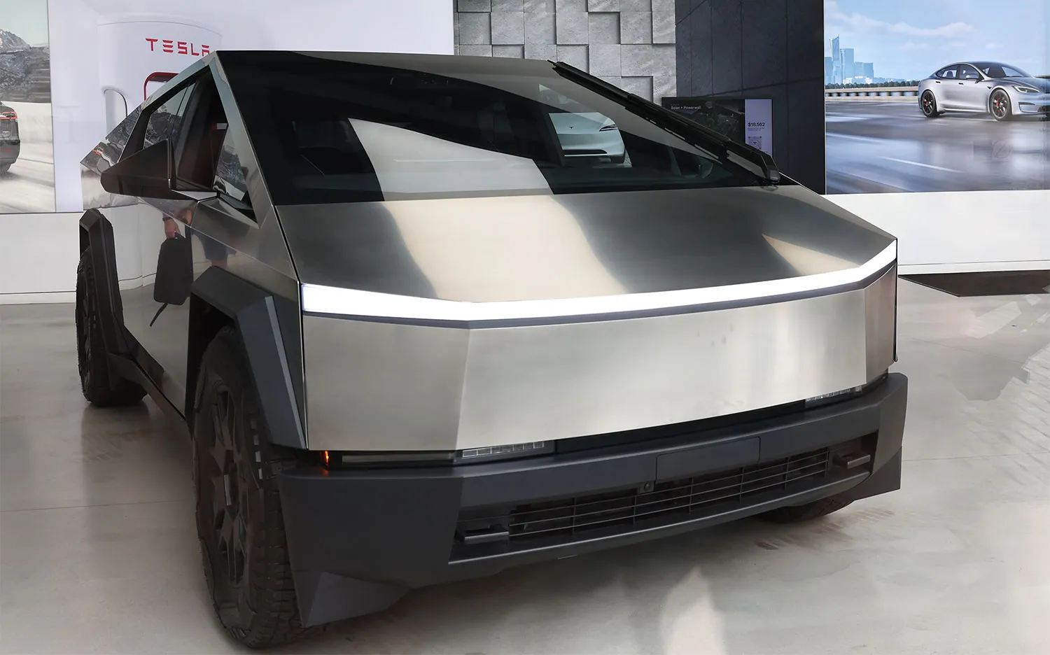 Tesla phát hành đợt thu hồi Cybertruck lần thứ sáu trong vòng một năm