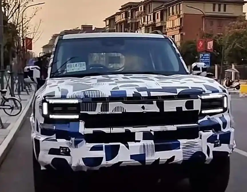 Thương hiệu cao cấp mới Zongheng của Chery cạnh tranh với Defender của Land R...