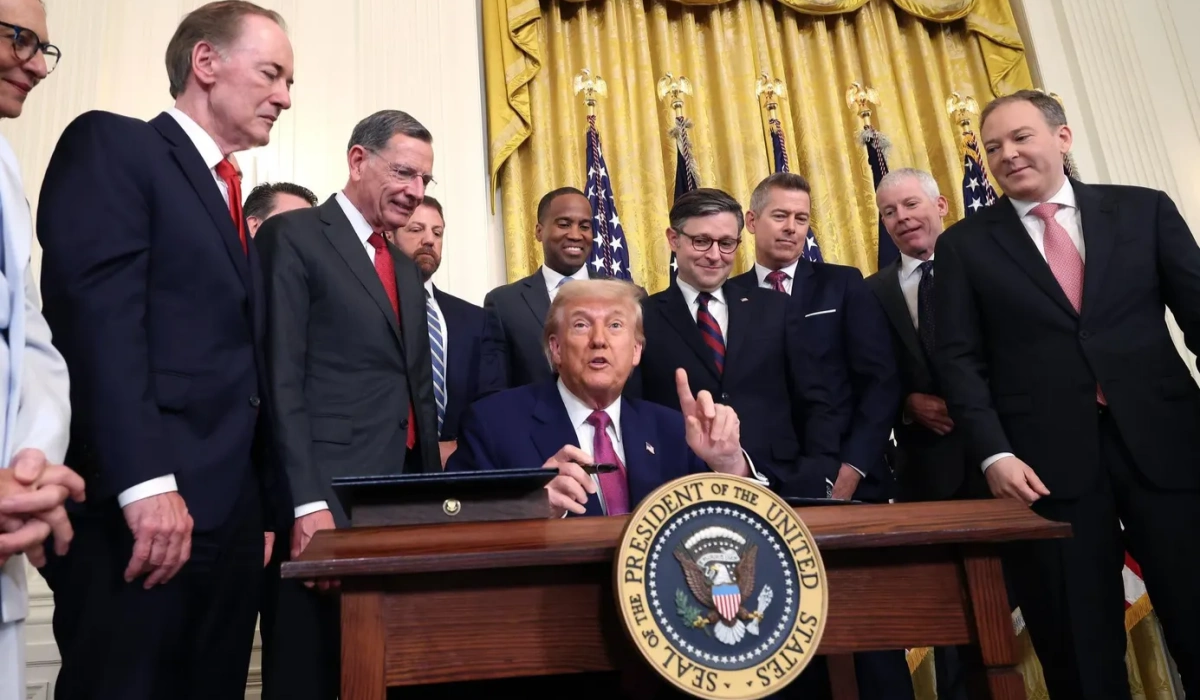 California và 10 bang khác kiện để ngăn chặn việc Trump bãi bỏ các quy tắc ph...